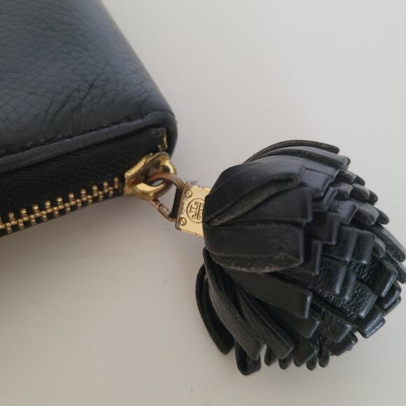 Tory Burch Thea Black Cowhide Leather Zip Around Large Wallet Long Clutch Tassel - Picture 8 of 10